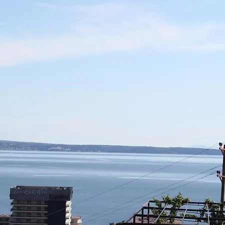 Mia Sea View Apartment *