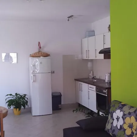 Grosse In Mit Grossem Balkon Apartment Podstrana